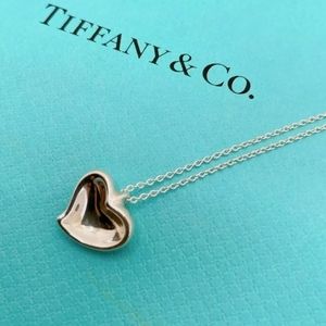 Near MINT Tiffany & Co Silver Curved Heart